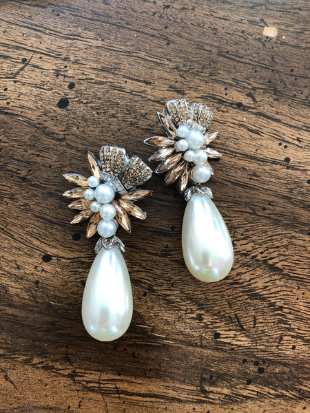 Pearl Crystal Flowers Stud Earrings